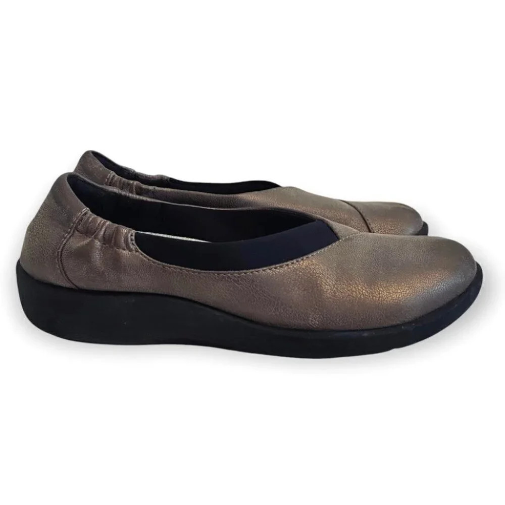 Cloudsteppers by Clarks Soft Cushion Metallic Gold Slip Ons
